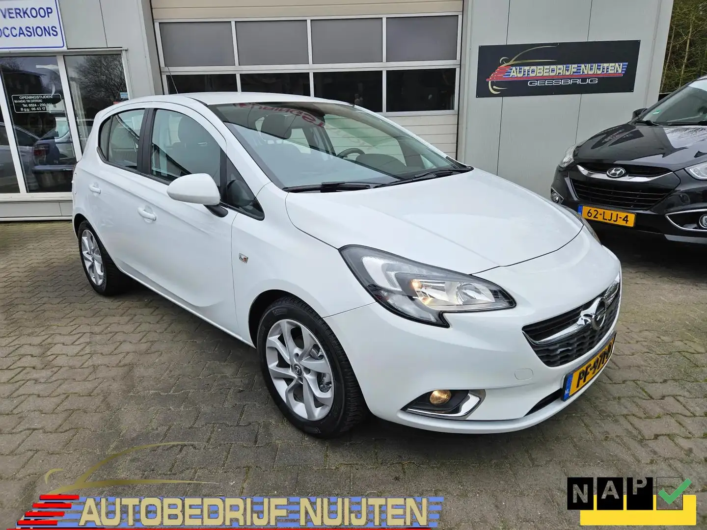 Opel Corsa 1.4 Online Edition Wit - 1
