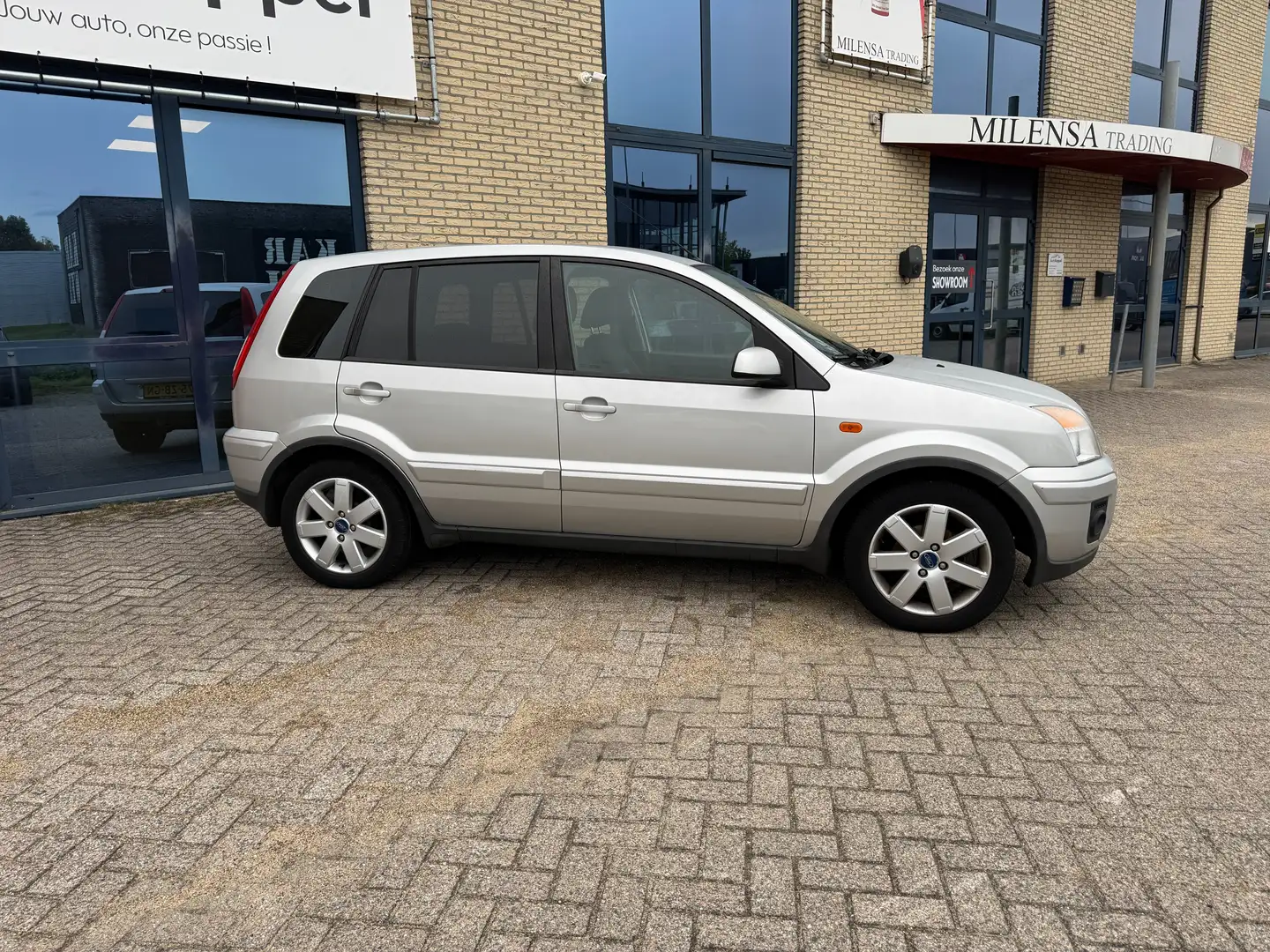 Ford Fusion 1.4-16V Futura Gris - 2
