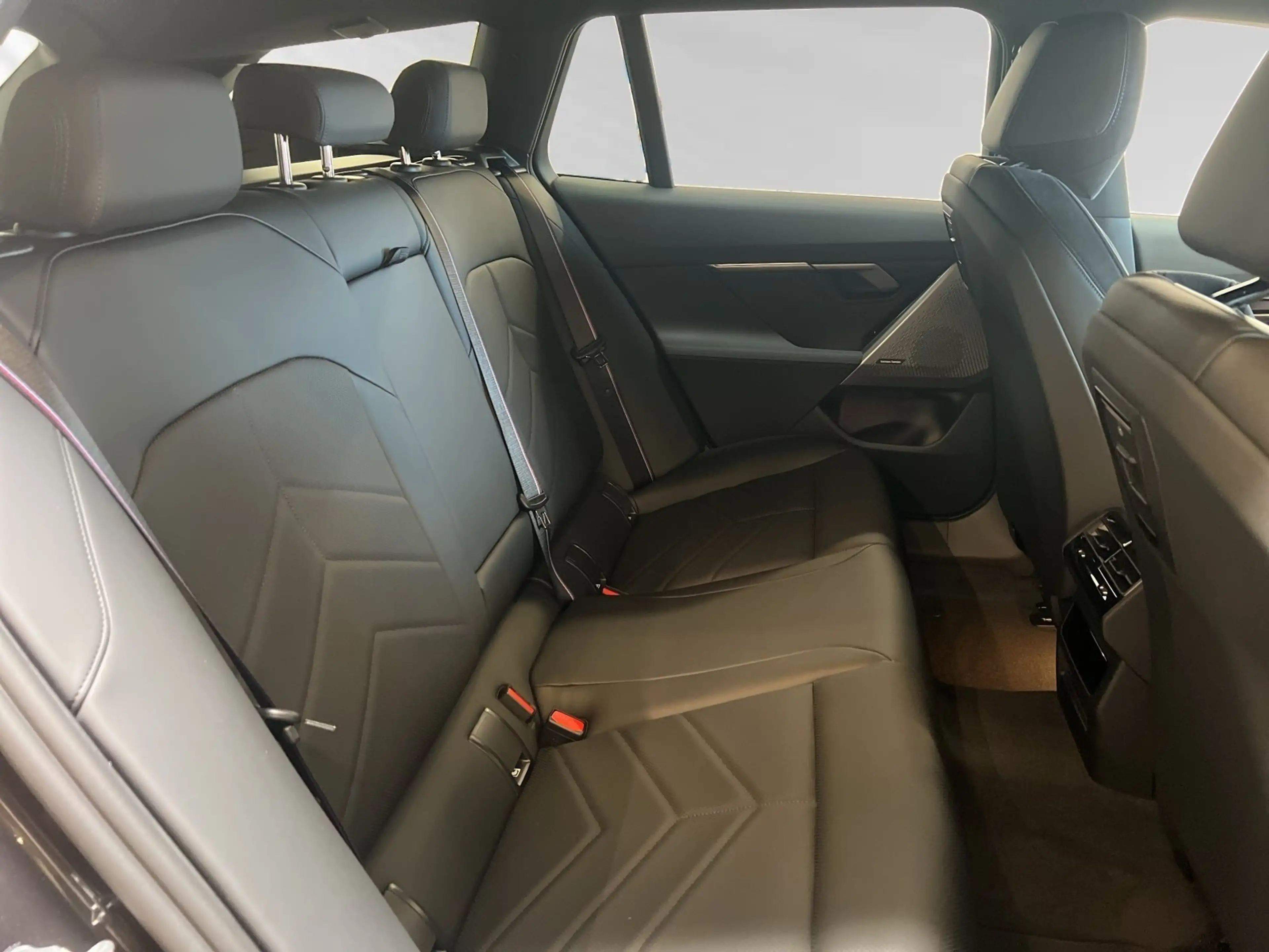 BMW i5 eDrive40 Touring M Sport Pro|AHK|Pano|H/K — photo 15