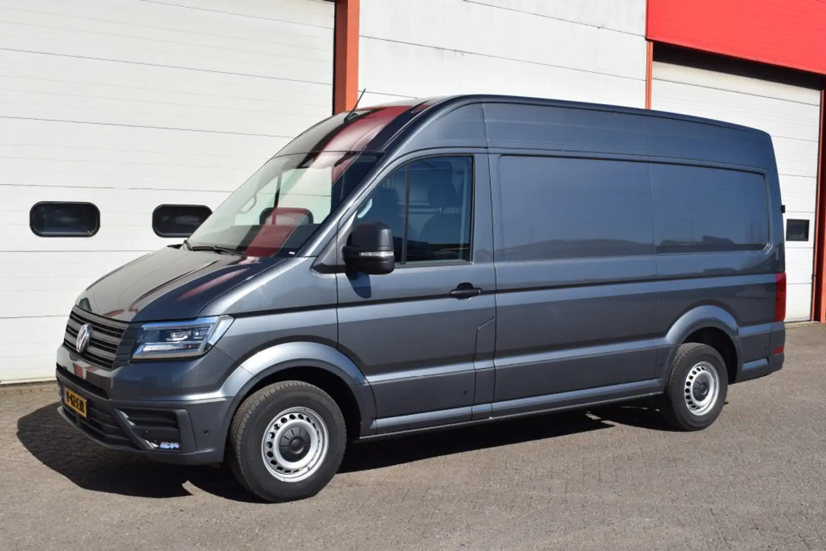 Volkswagen Crafter L3H3 2.0 TDI Highline 140PK AUTOMAAT  TREKHAAK Grijs - 1
