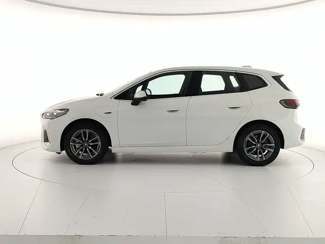 BMW 2 Series view 2