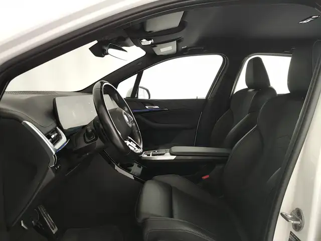BMW 2 Series view 9