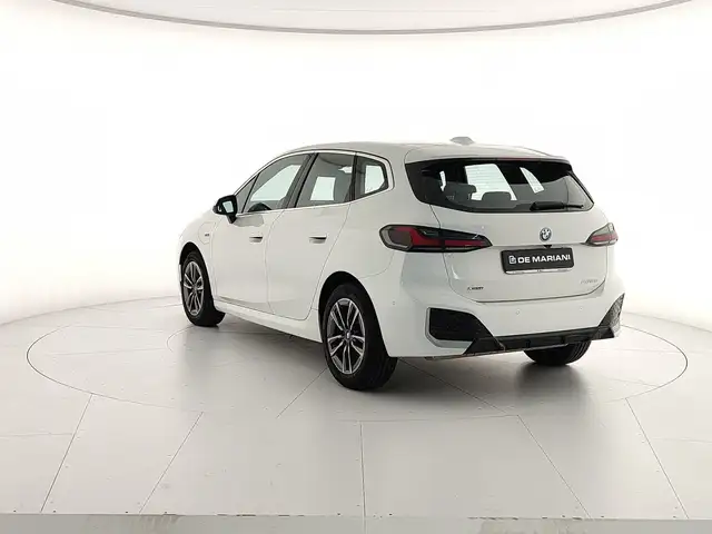 BMW 2 Series view 3