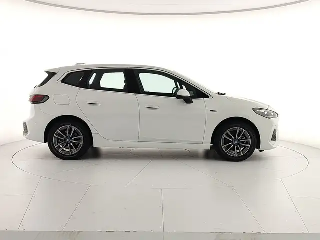 BMW 2 Series view 6