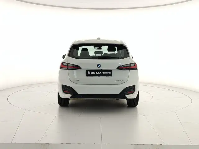 BMW 2 Series view 4