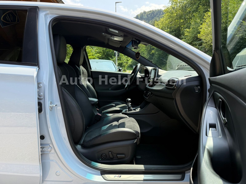 Hyundai i30 N Performance Navi Kam Temp Keyless AHK — photo 12