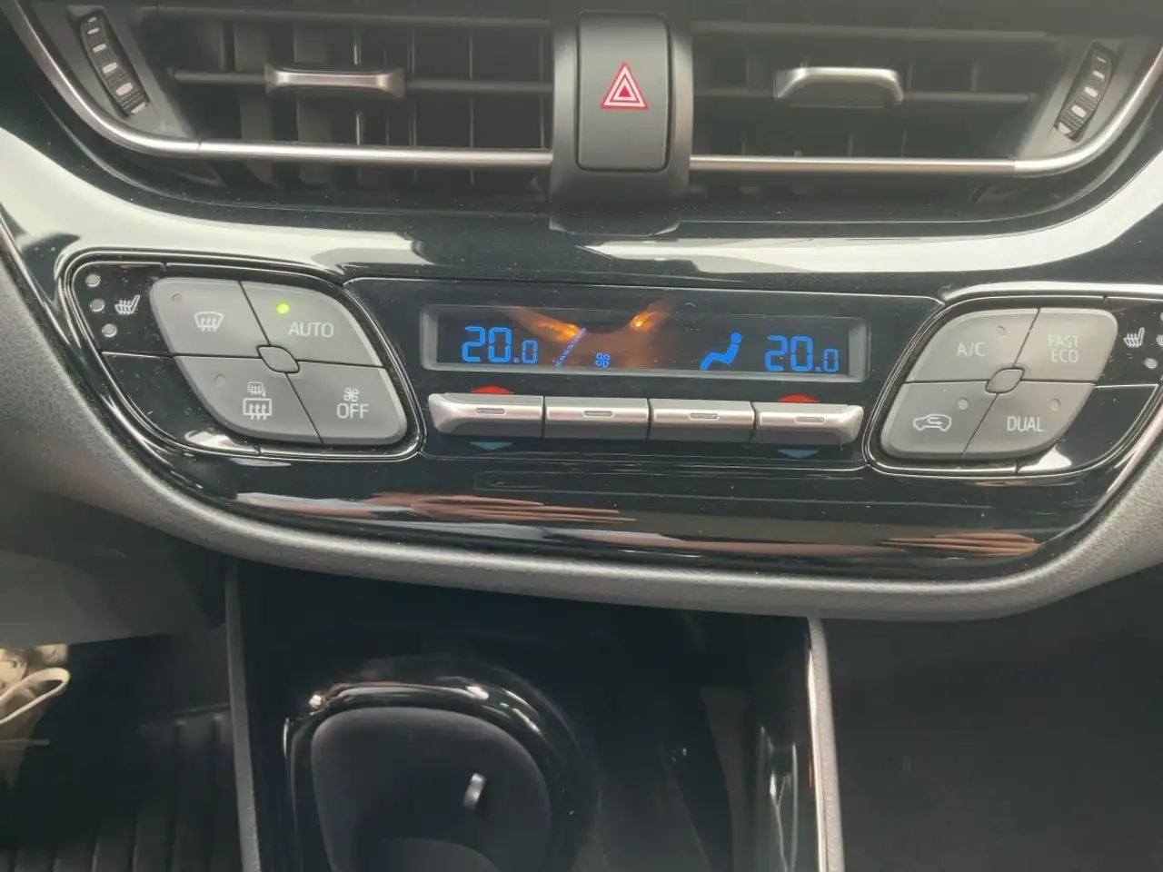 Toyota C-HR — photo 19 sur 25