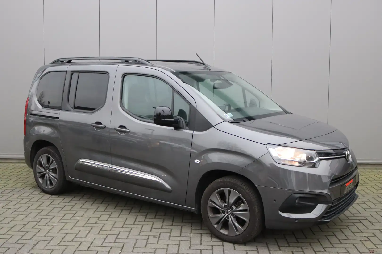 Toyota Proace City 1.2 Turbo Dynamic Panoramadak/Trekhaak/Navigatie/A Szary - 2