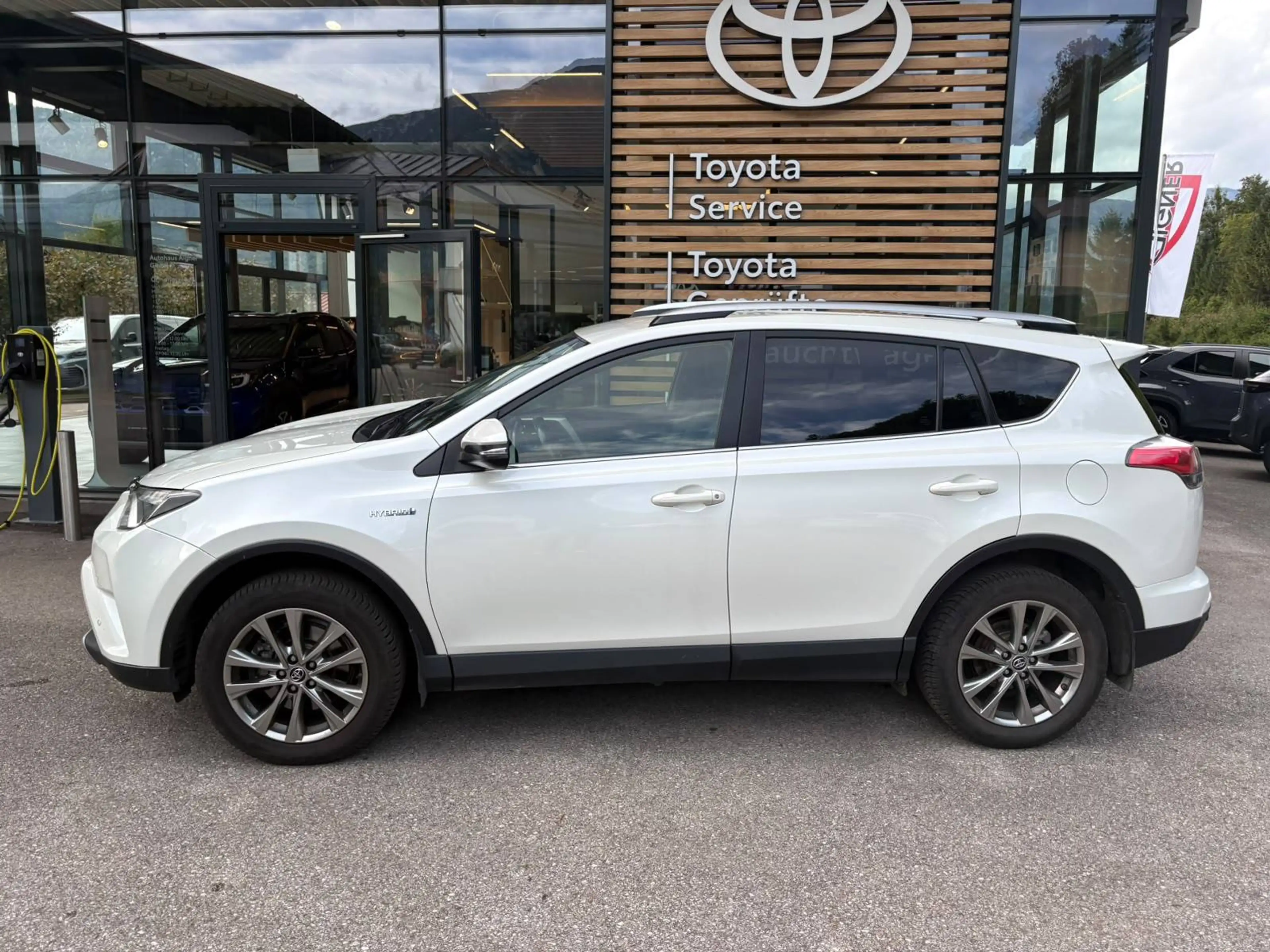 Toyota RAV4 RAV4 2,5 Hybrid Active 4WD Aut. Active