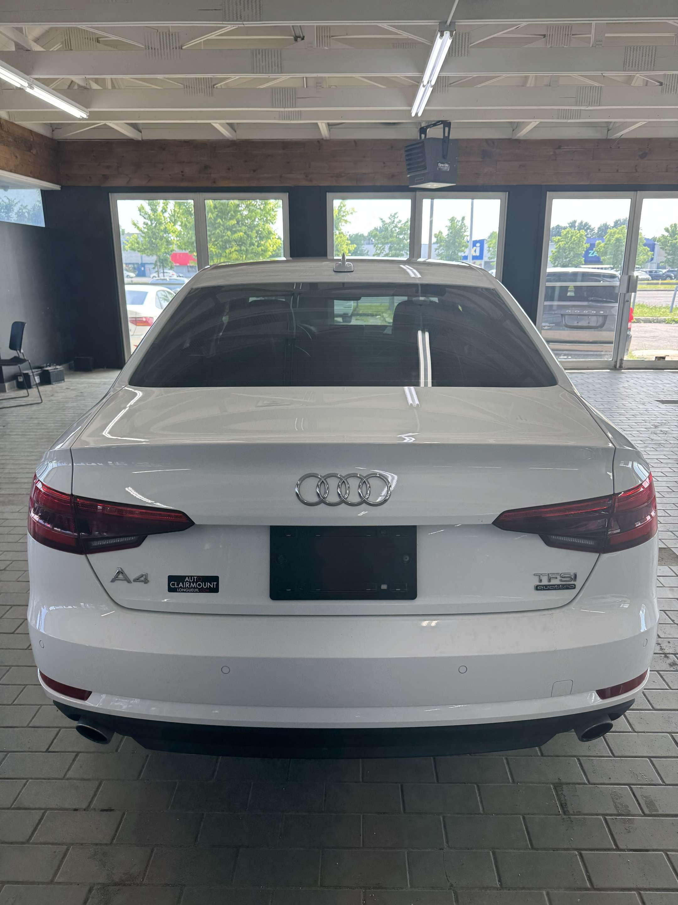 2017 Audi A4 4dr Sdn Auto Progressiv quattro thumb 8