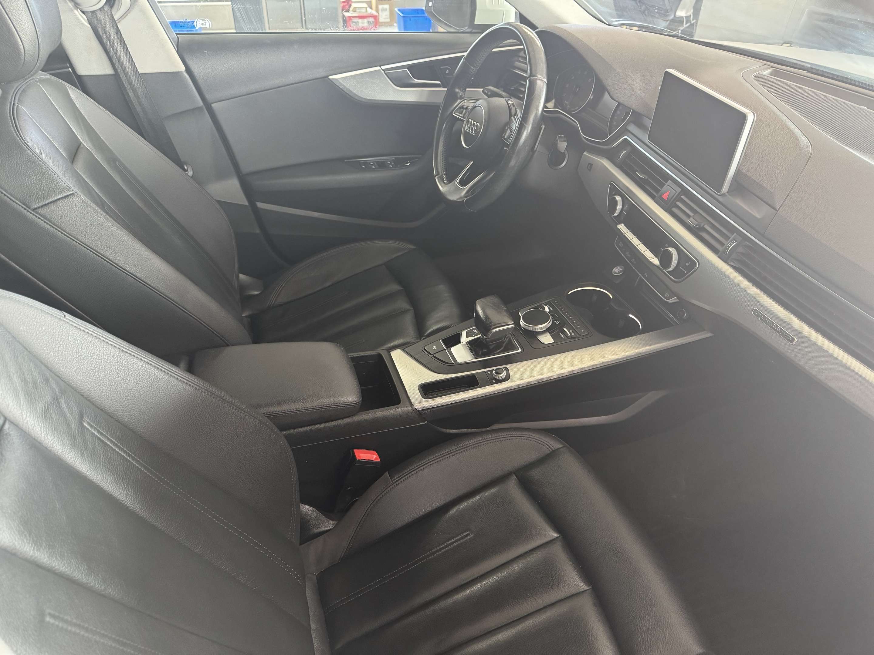 2017 Audi A4 4dr Sdn Auto Progressiv quattro thumb 13