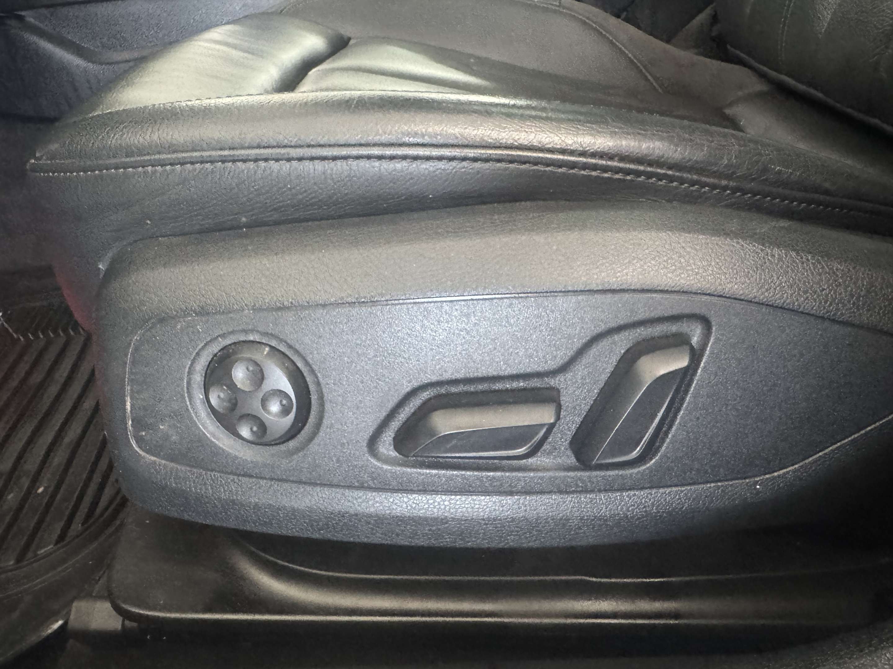 2017 Audi A4 4dr Sdn Auto Progressiv quattro thumb 15