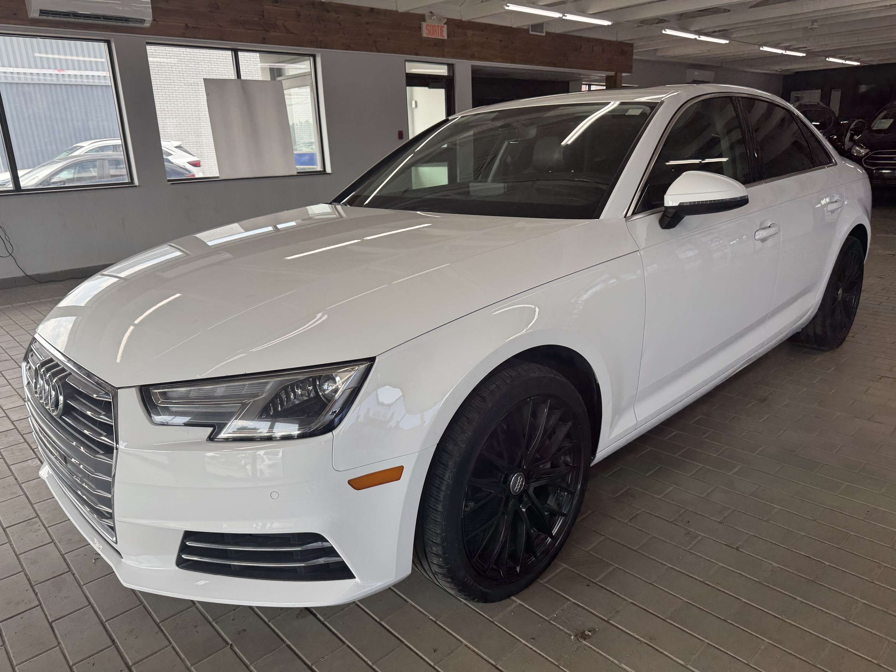 2017 Audi A4 4dr Sdn Auto Progressiv quattro