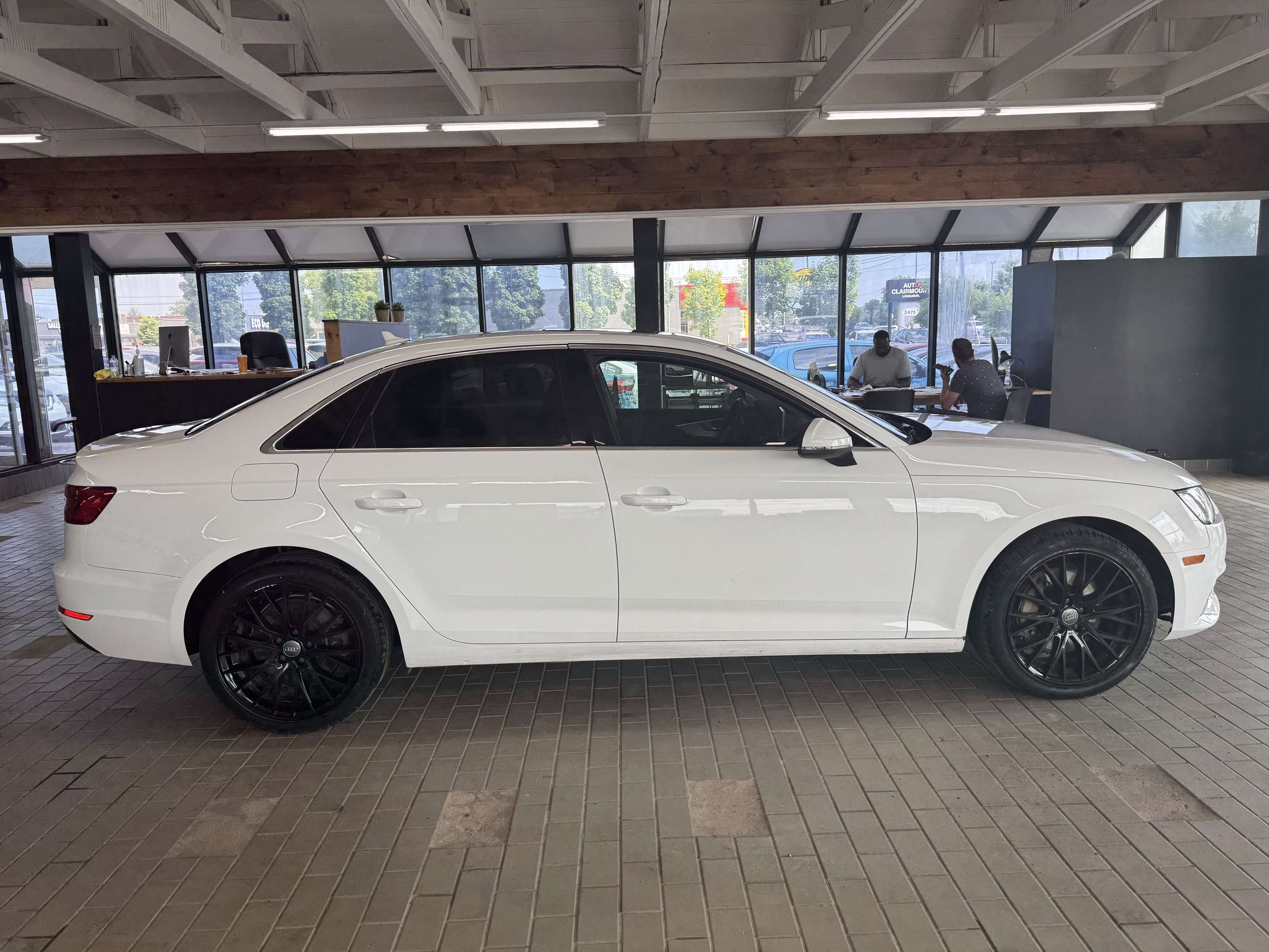 2017 Audi A4 4dr Sdn Auto Progressiv quattro alt 4