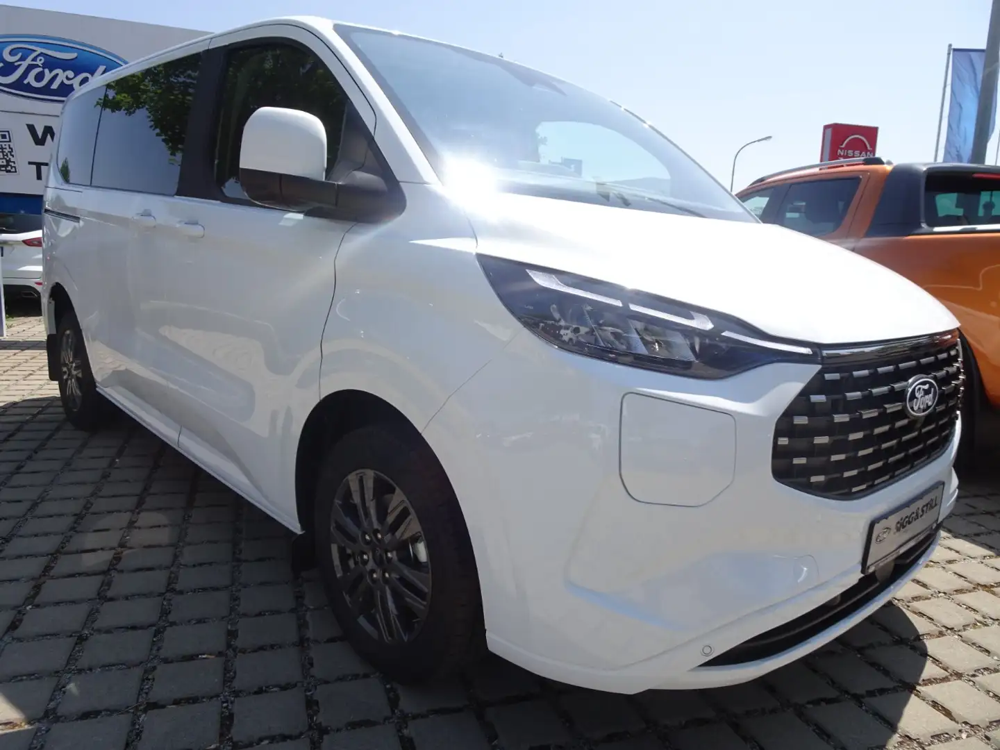 Ford Tourneo Custom Titanium 340 L1 PHEV NAVI*360°*ACC*LED Weiß - 2