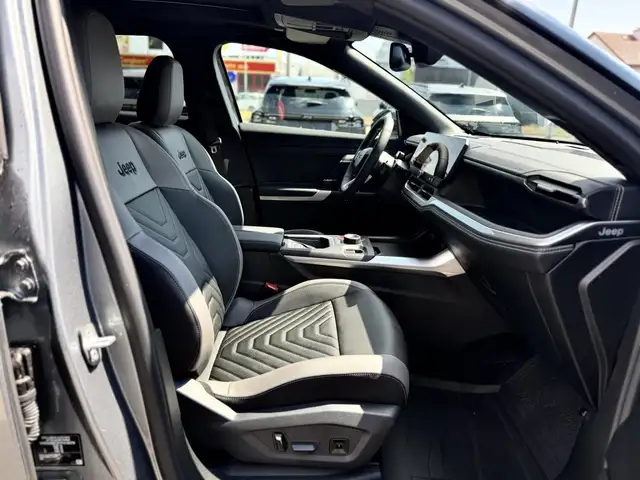 Jeep Compass view 11