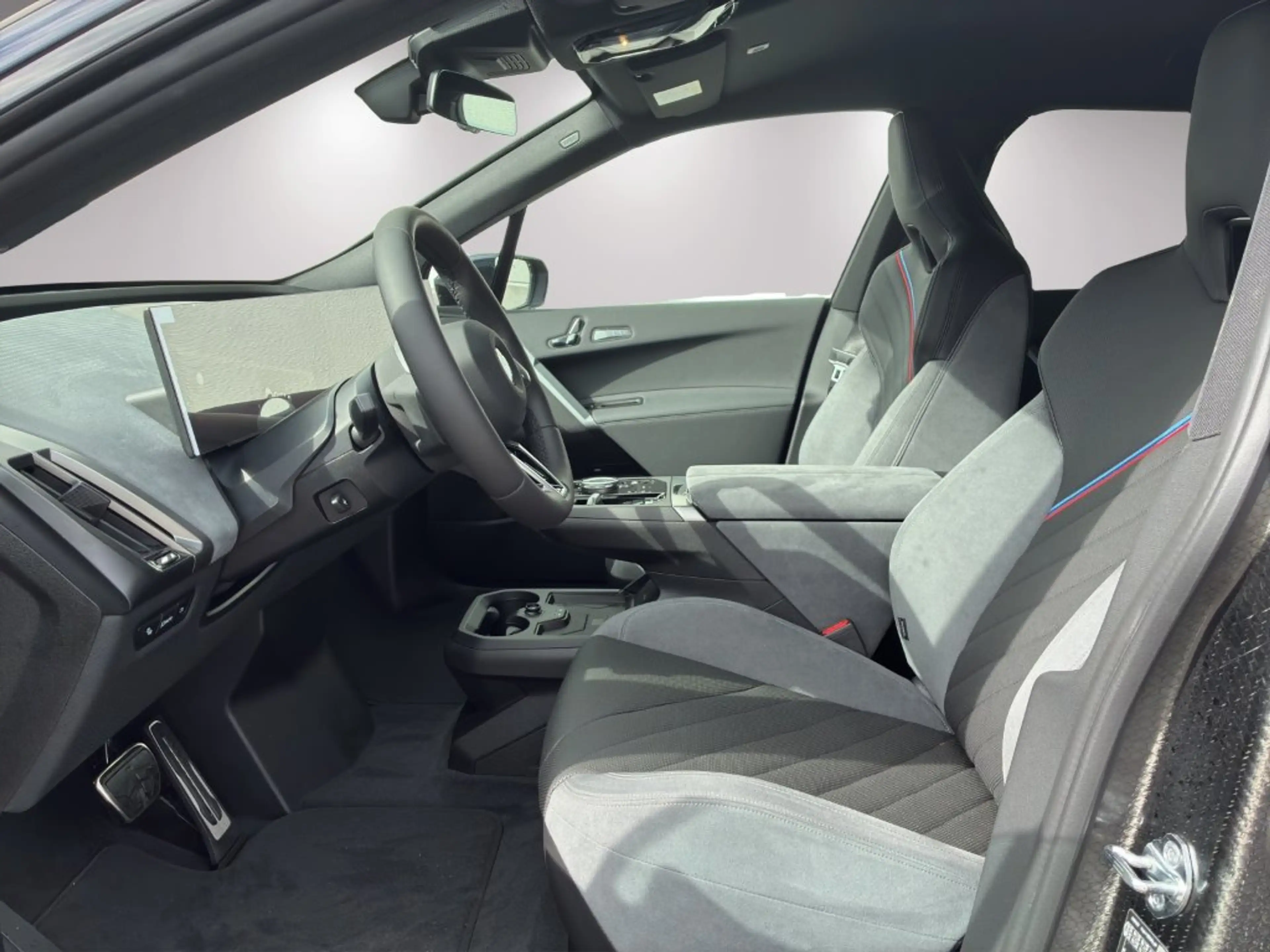 BMW iX xDrive45 — photo 6