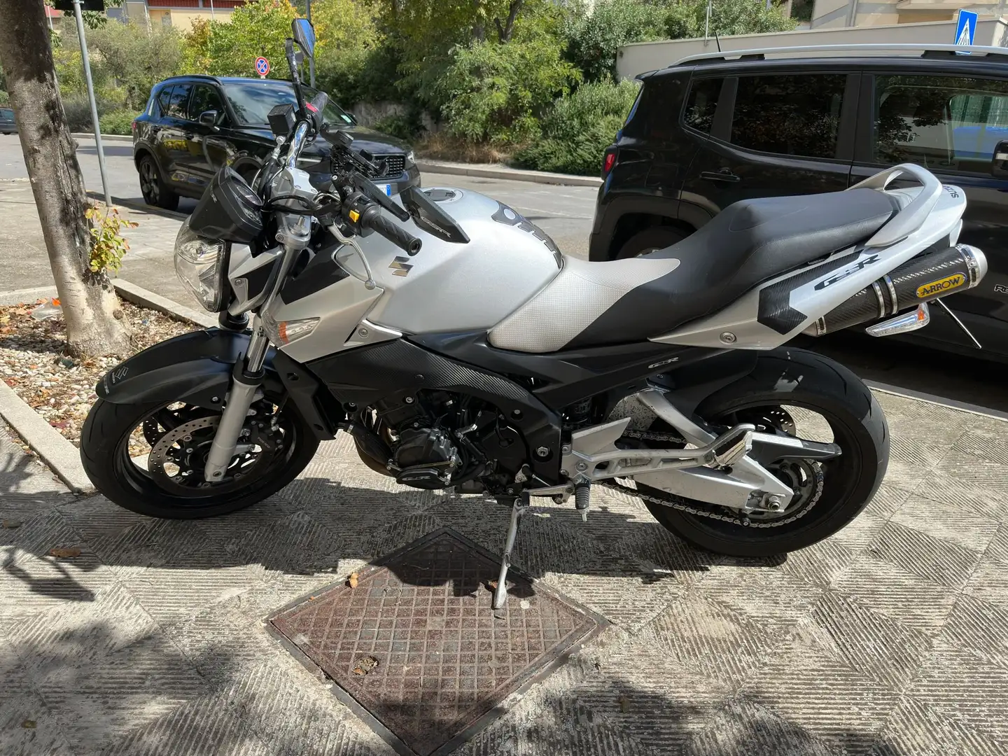 Suzuki GSR 600 2009 Gris - 2