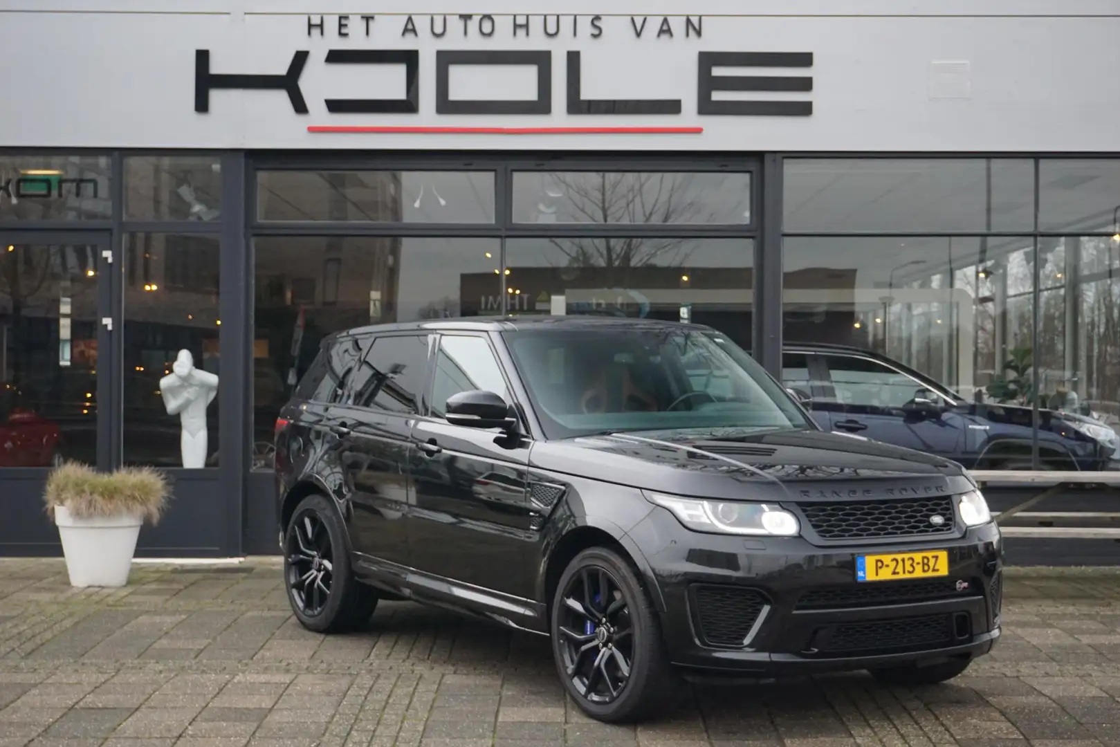 Land Rover Range Rover Sport 5.0 V8 Supercharged SVR | 551 PK Zwart - 2