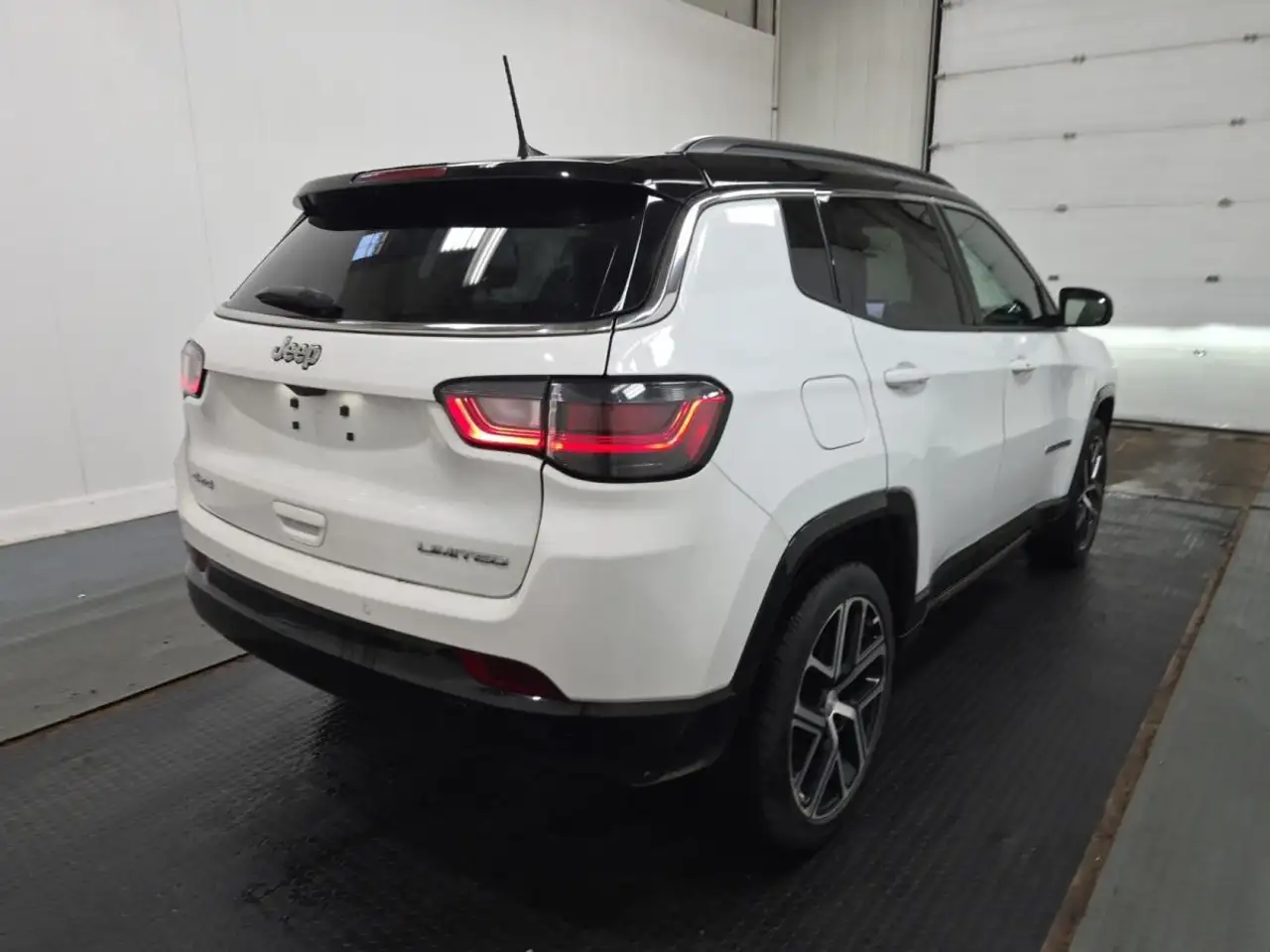 Jeep Compass снимка Jeep Compass