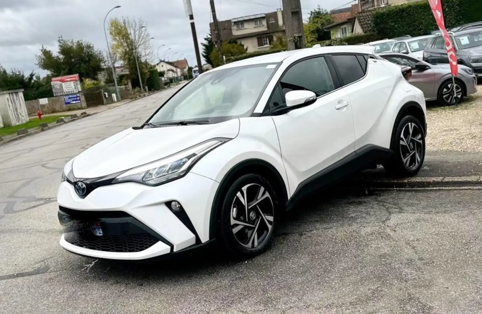 Toyota C-HR 1.8 HYBRIDE 122 DESIGN 03/2023 15825HT ENTRETIEN A JOUR Bianco - 1