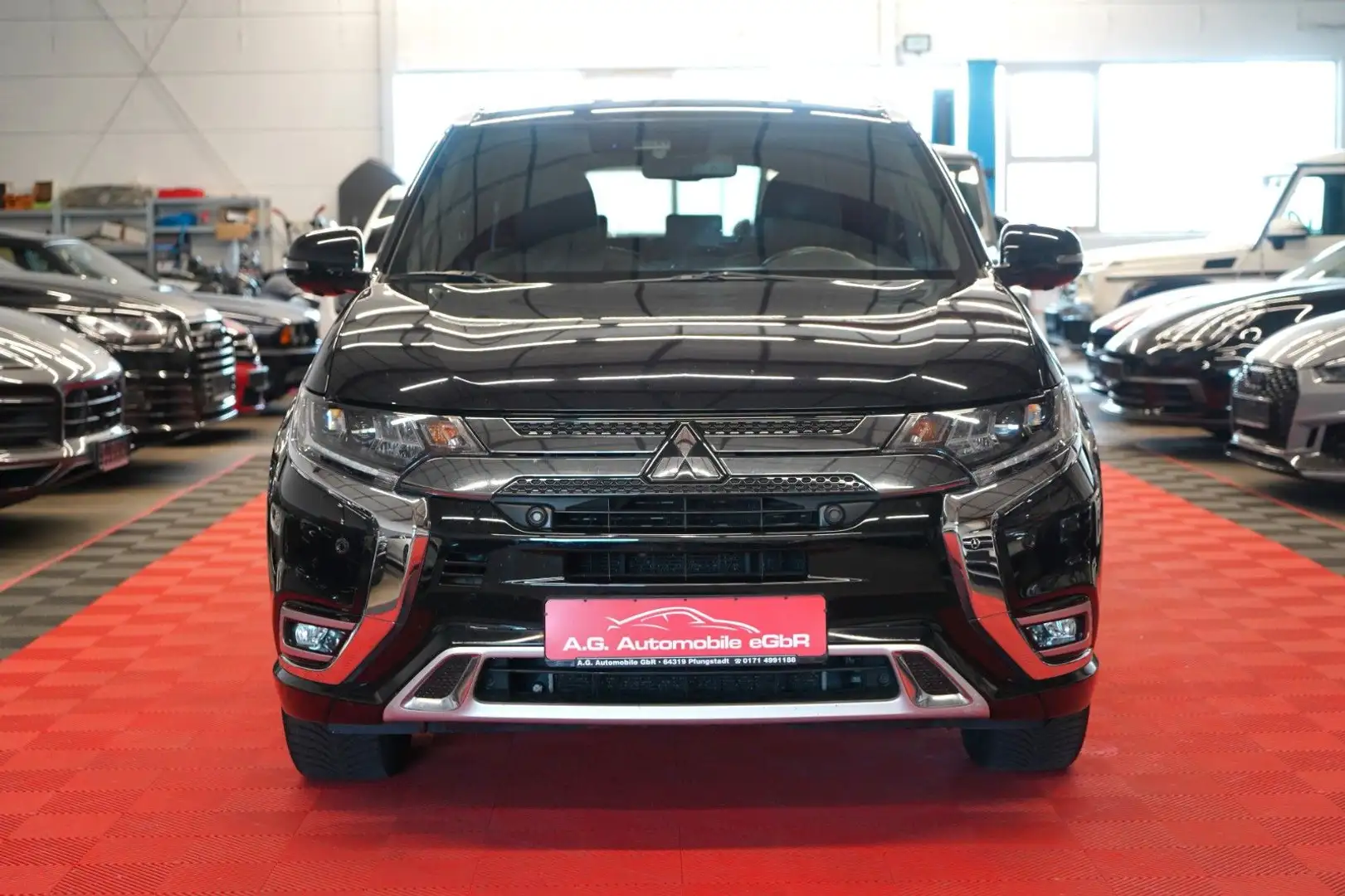 Mitsubishi Outlander 2.4 PHEV Top 4WD Plug in Hybrid 1.Hand Schwarz - 2