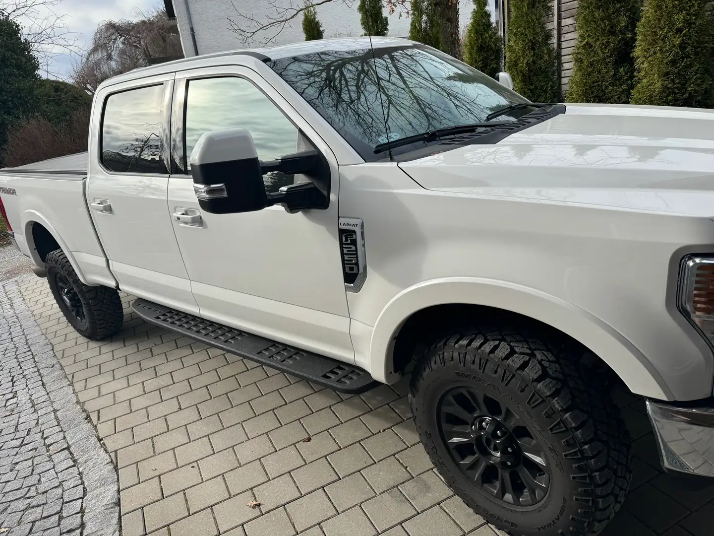 Ford F 250 F 250 LARIAT Super Duty TREMOR Biały - 1