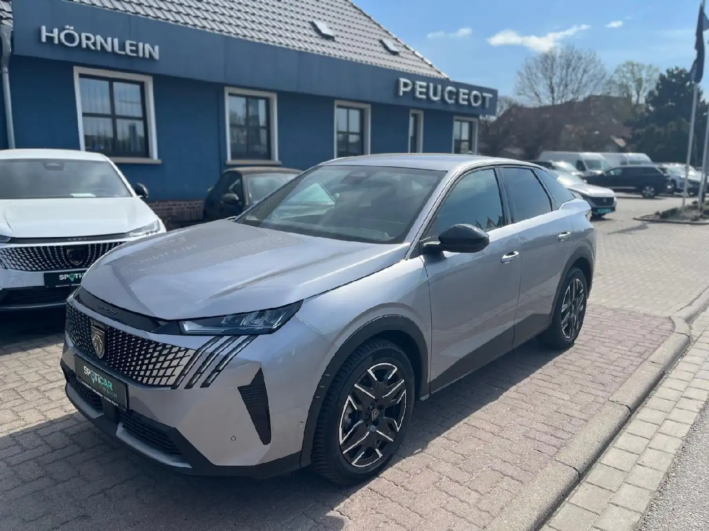 Peugeot 3008 3008 Allure Hybrid +Panorama-Navi+WinterP+Drive Silber - 1