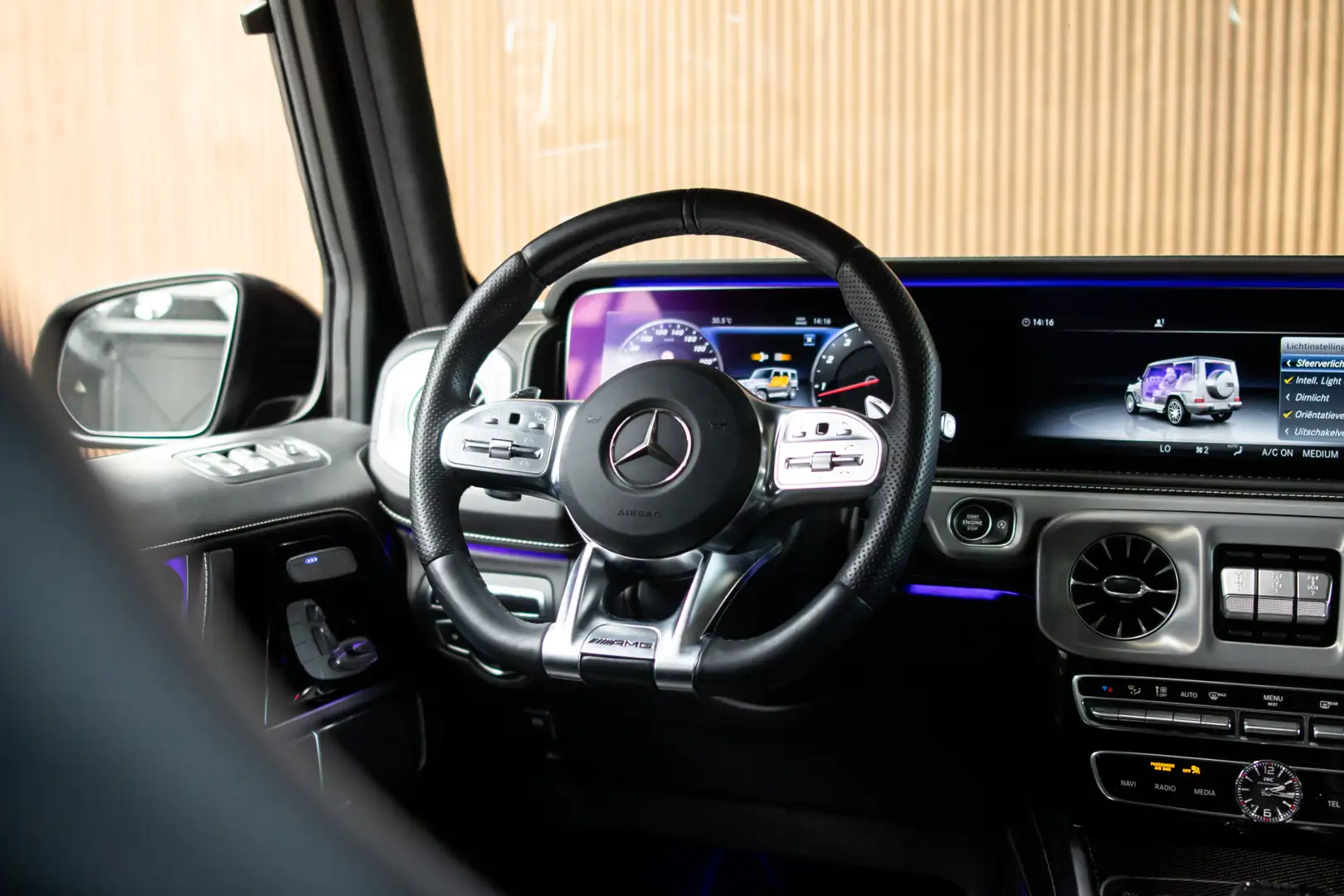 Mercedes-Benz G 63 AMG Panodak Carbon Burmester Leer 360 PTS Open dak Nav Zwart - 2