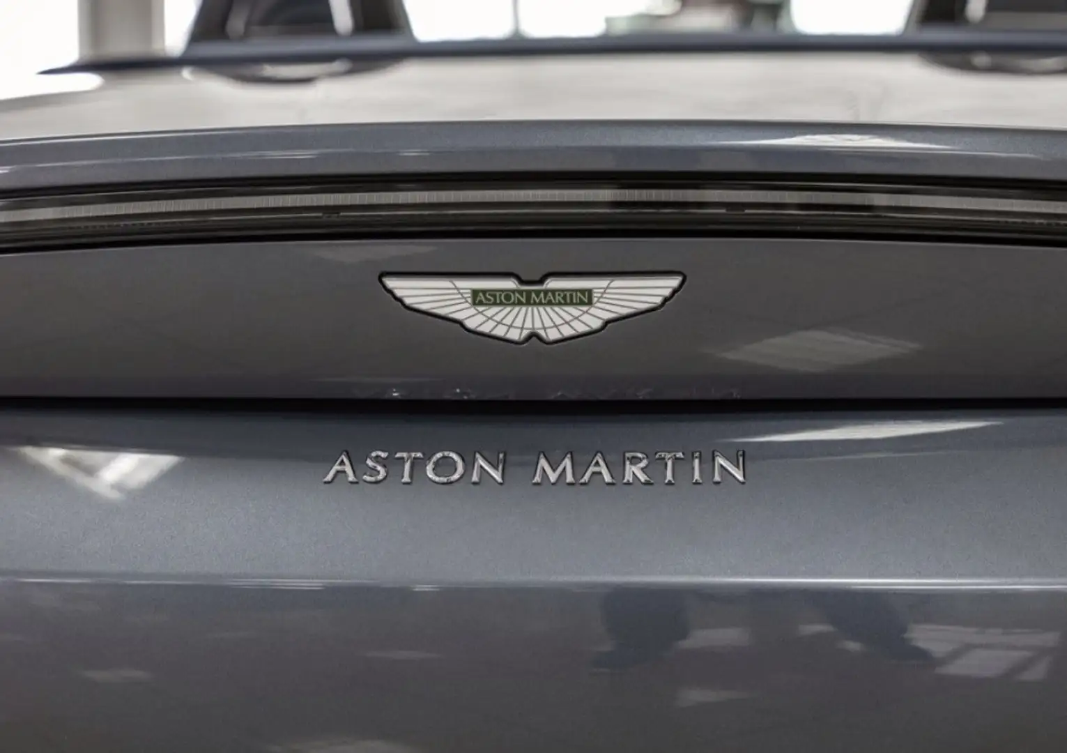 Aston Martin Vantage Roadster Mavi - 1