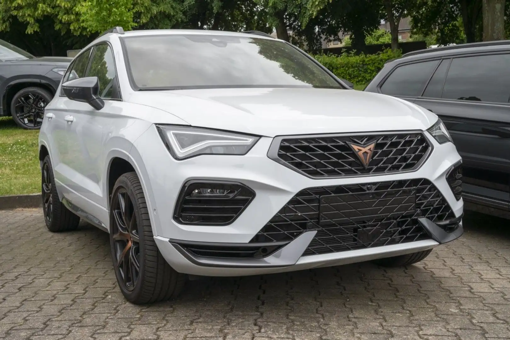 CUPRA Ateca VZ 2.0 TSI DSG 4drive AHK+Pano+Beats+eKlap Weiß - 2