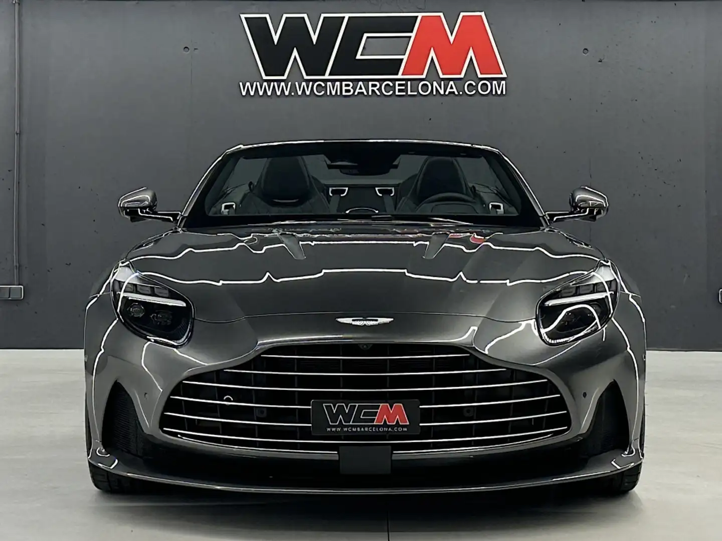 Aston Martin DB12 4.0 V8 Silber - 2