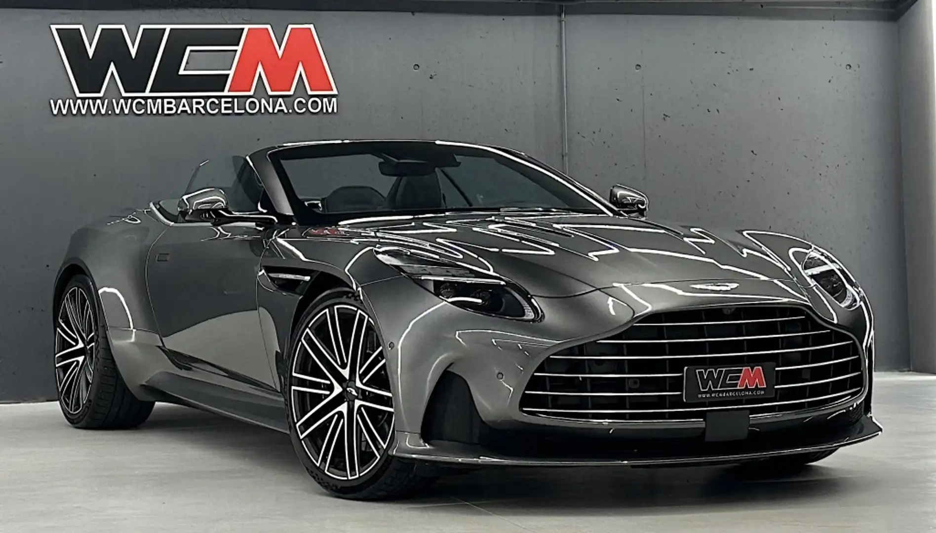 Aston Martin DB12 4.0 V8 Silber - 1