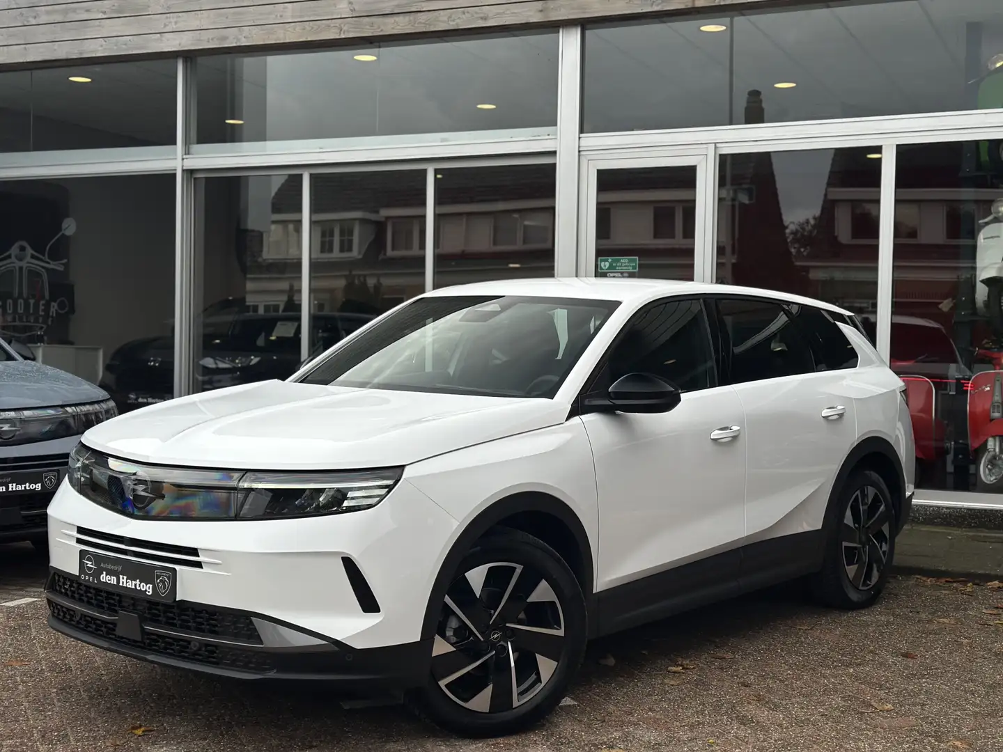 Opel Grandland 1.2 Turbo Hybrid Business Edition Trekhaak/Stoel+s Weiß - 1