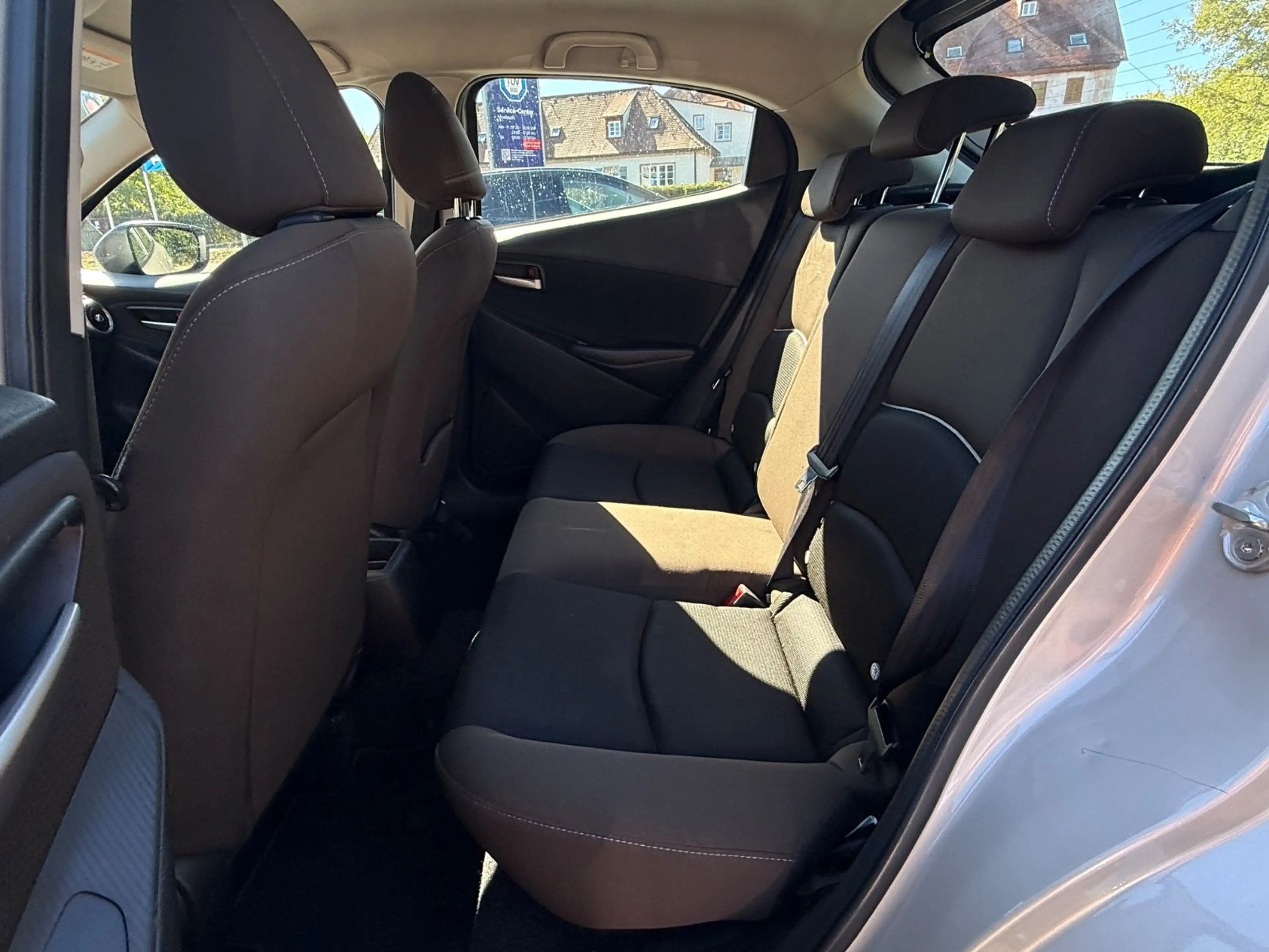 Mazda 2 1.5 Lim./Center-Line/LED/CarPlay/Tempomat — photo 10
