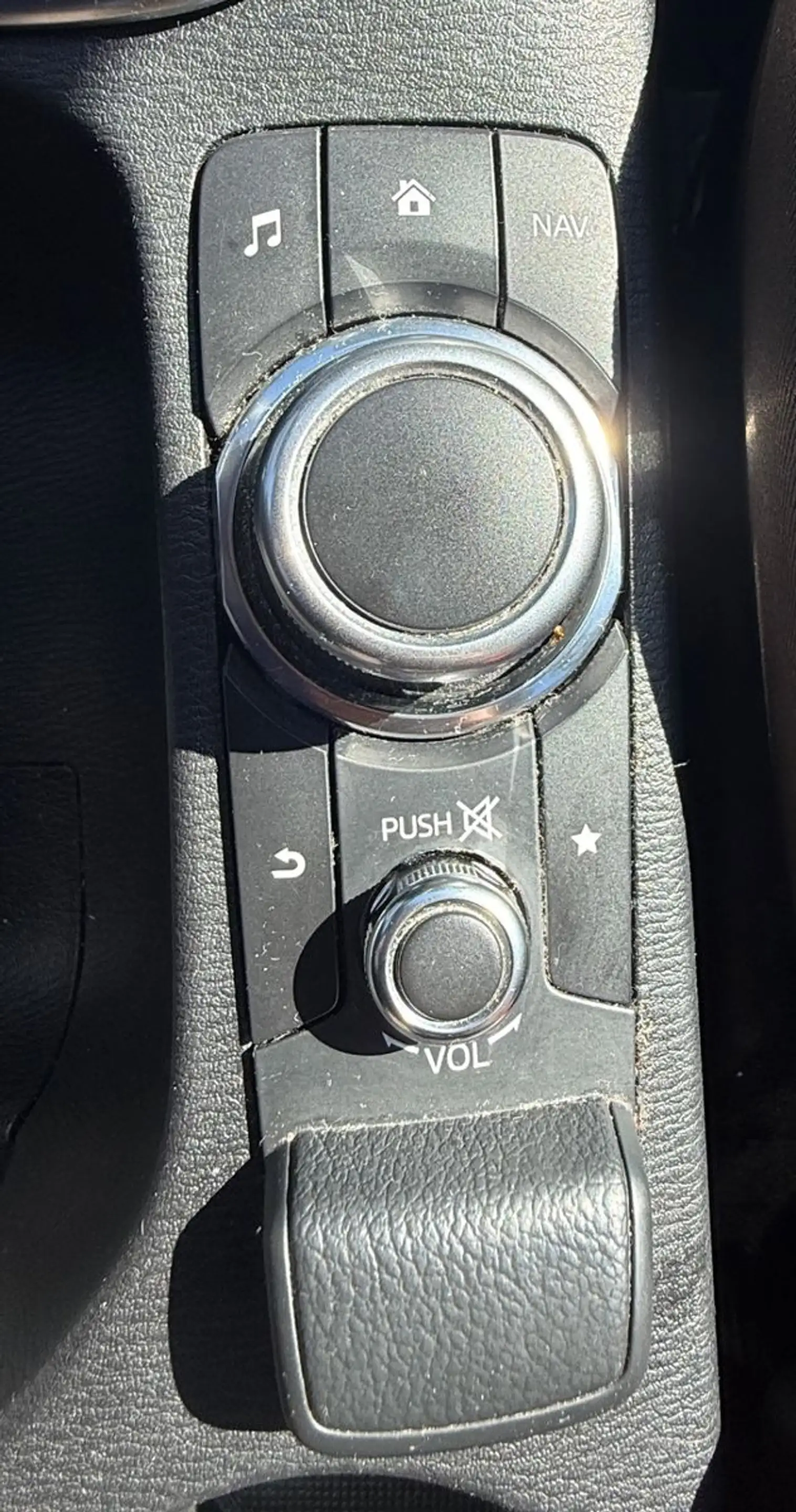 Mazda 2 1.5 Lim./Center-Line/LED/CarPlay/Tempomat — photo 16