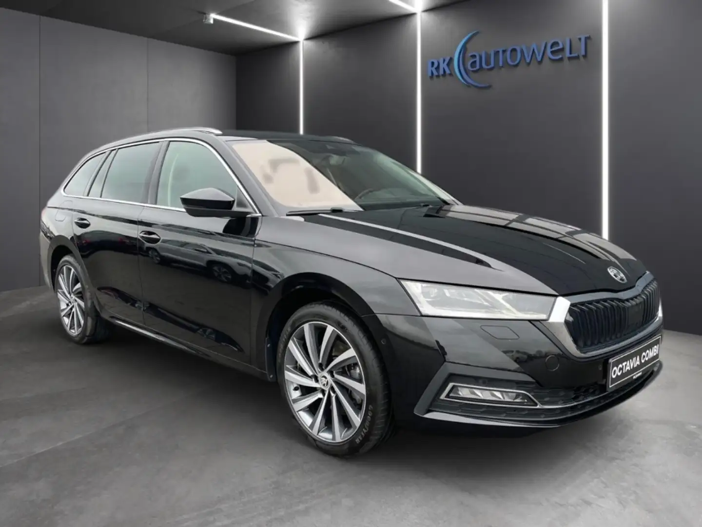 Skoda Octavia Combi First Edition iV 1.4 TSI PHEV,ACC,Head-Up Schwarz - 2