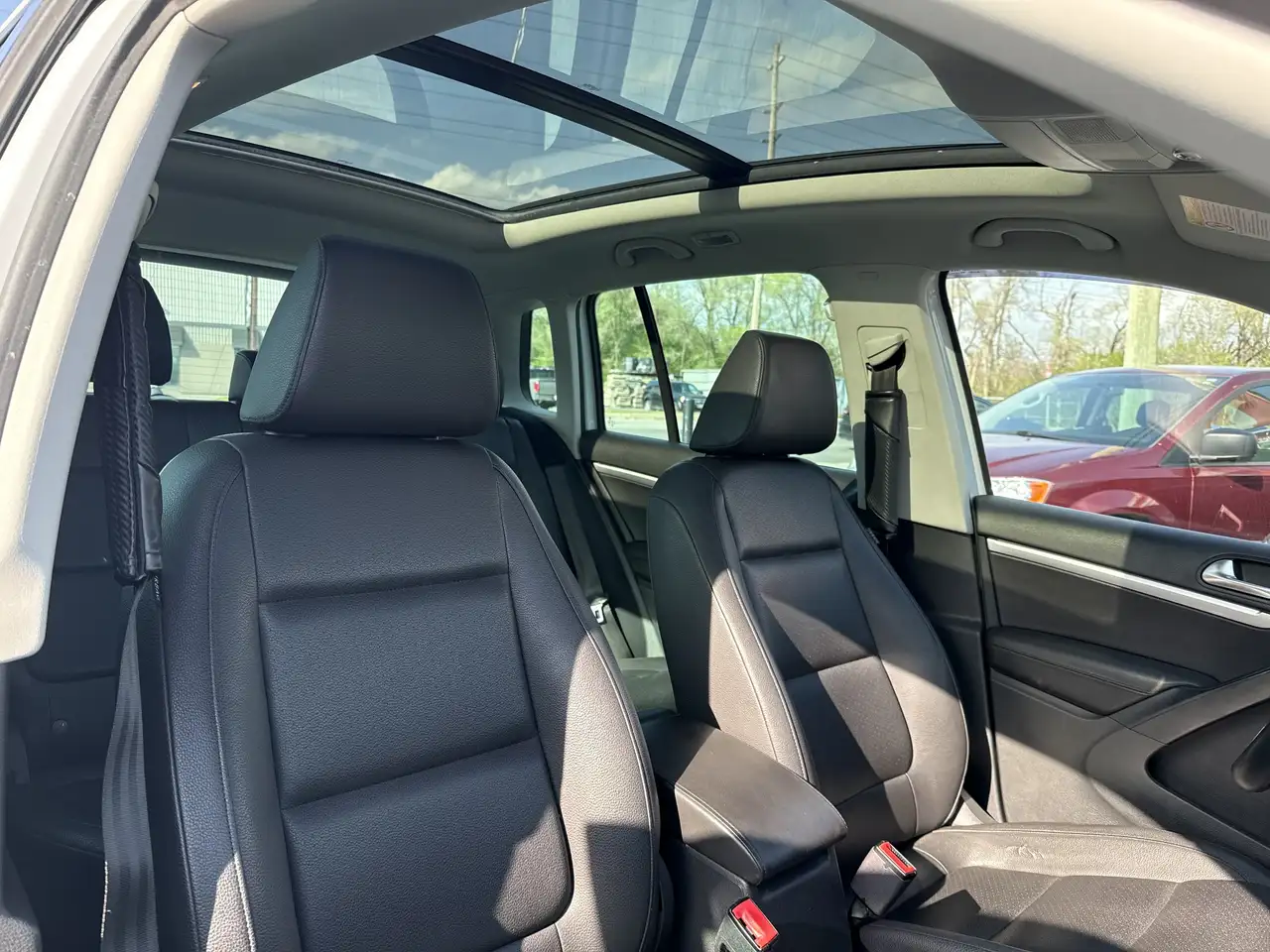 Volkswagen Tiguan снимка Volkswagen Tiguan