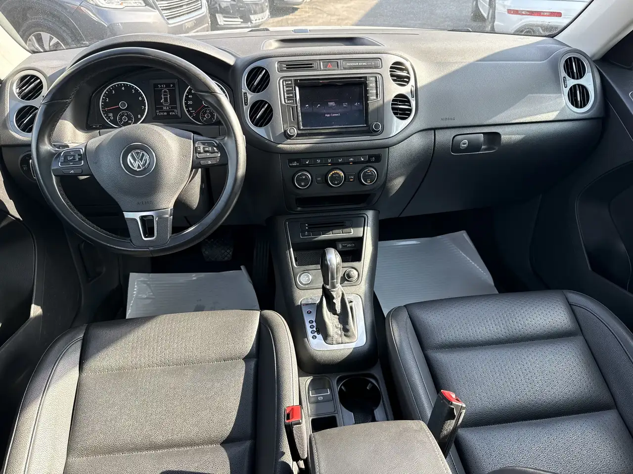 Volkswagen Tiguan снимка Volkswagen Tiguan