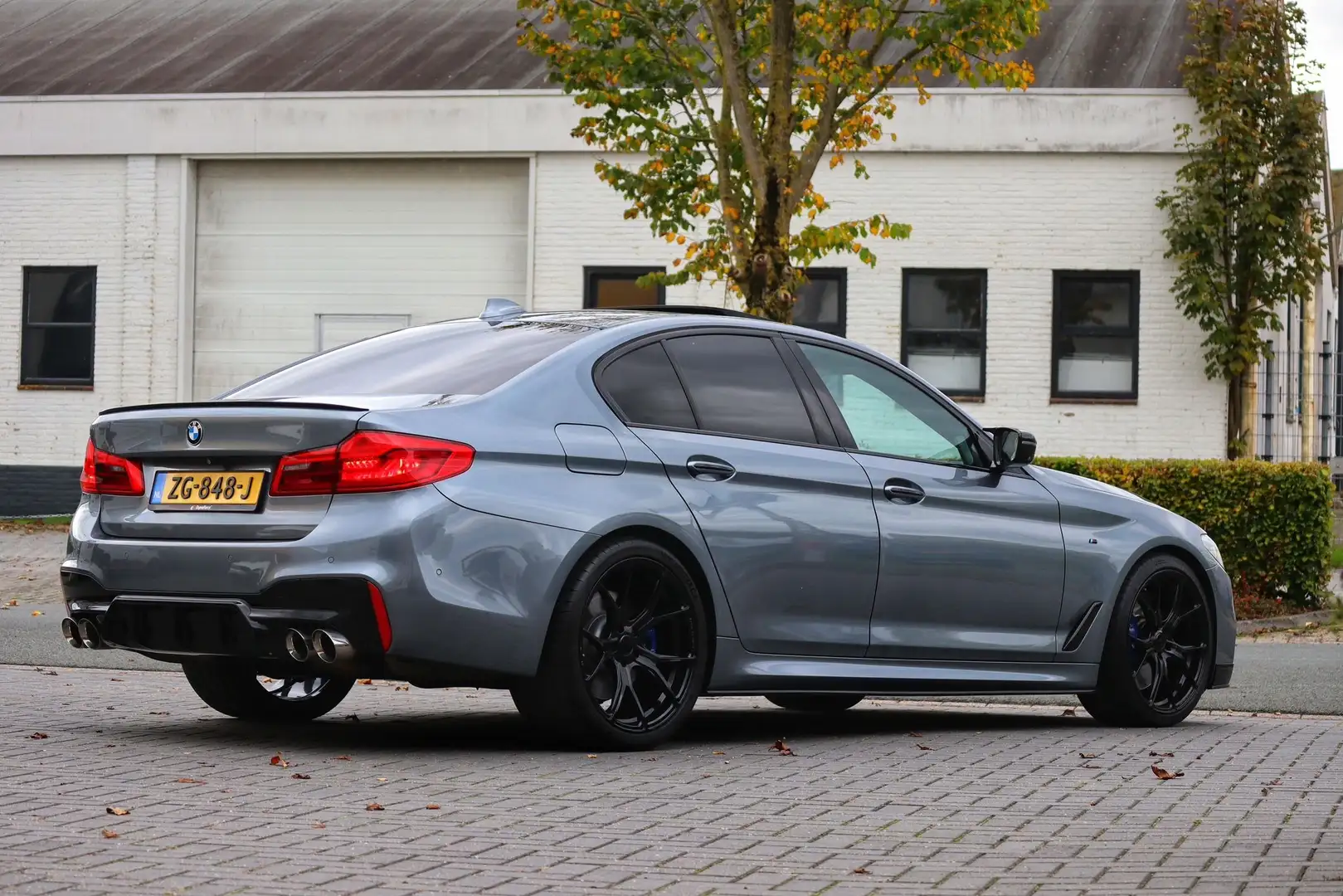 BMW 540 BMW 5-serie 540i Xdrive High Executive| M-pakket Сірий - 2