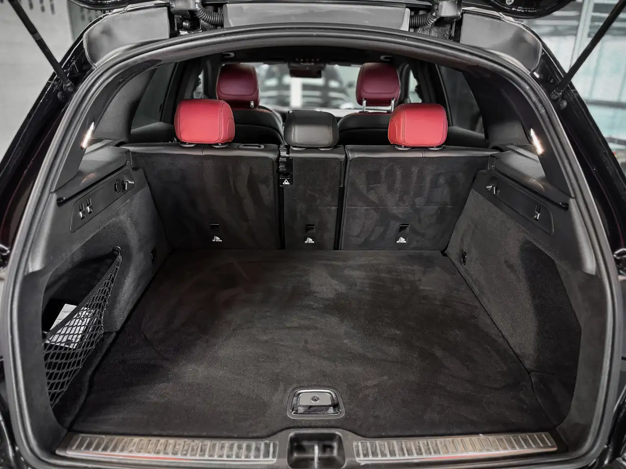 Mercedes-Benz GLC снимка Mercedes-Benz GLC