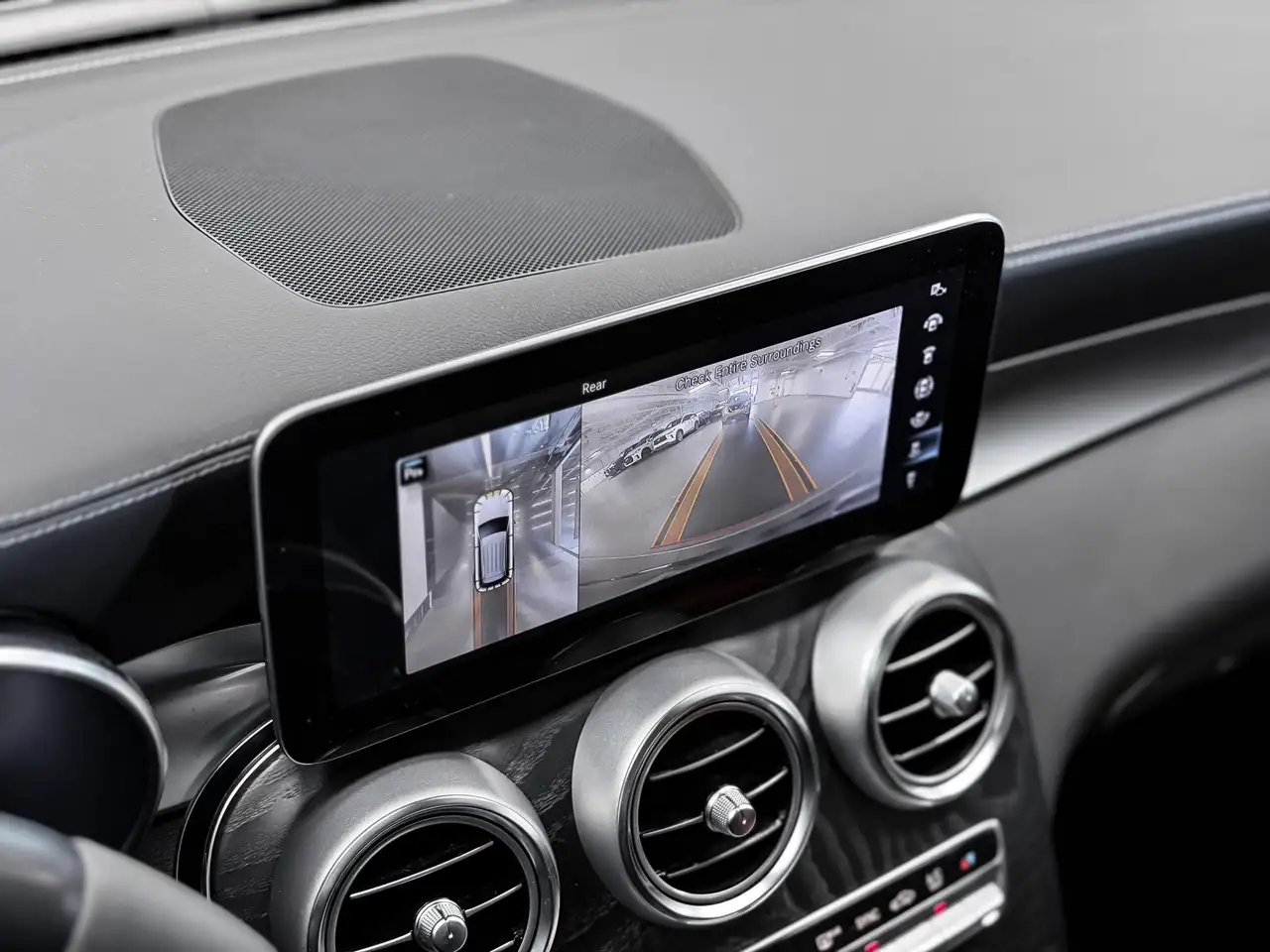 Mercedes-Benz GLC снимка Mercedes-Benz GLC