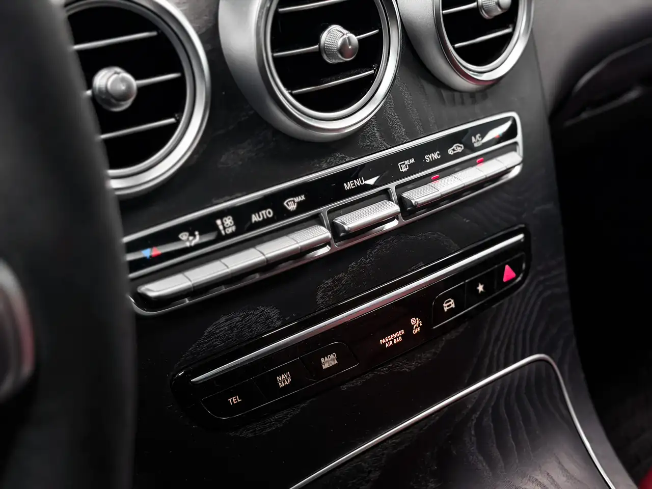 Mercedes-Benz GLC снимка Mercedes-Benz GLC