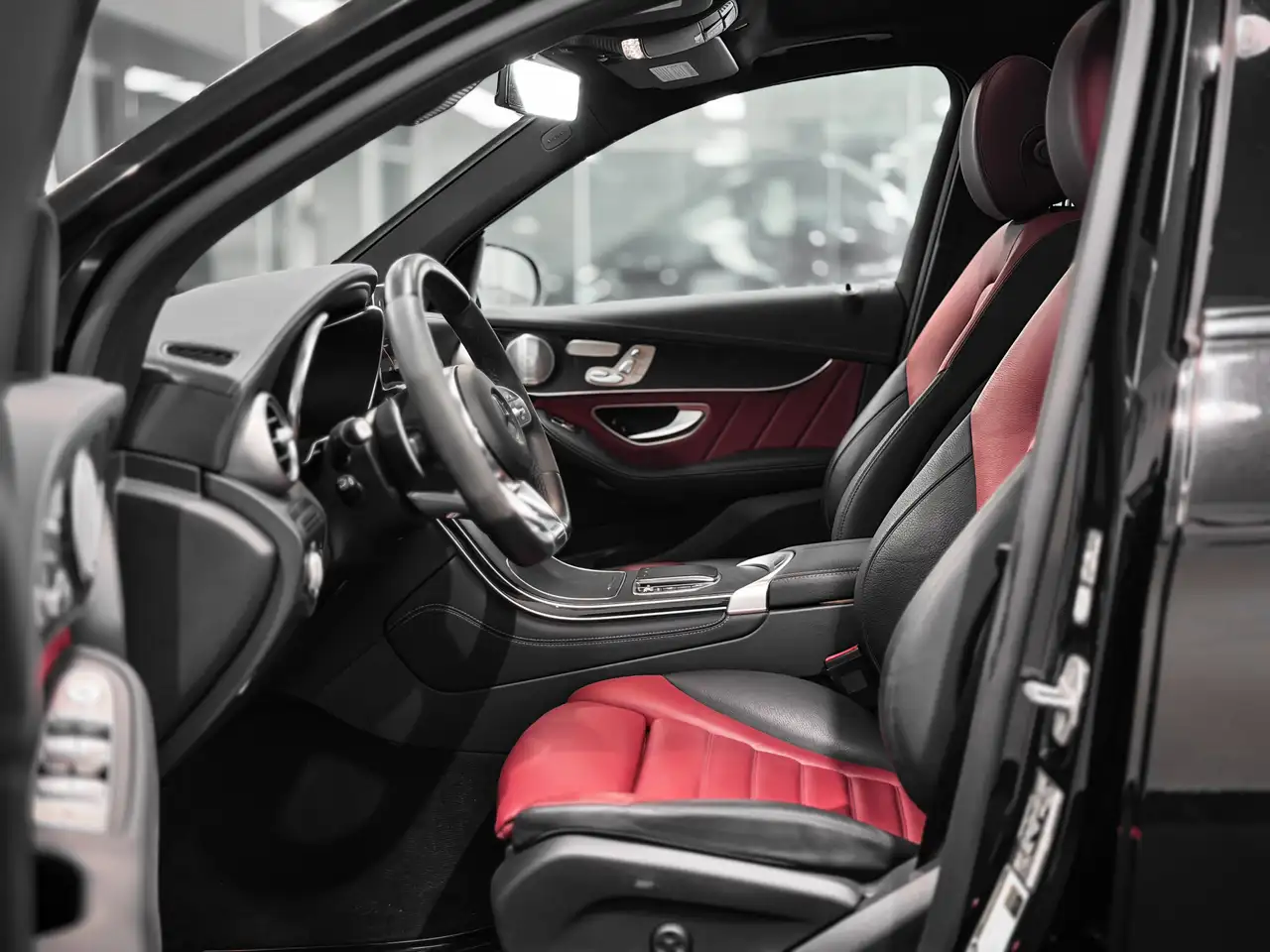 Mercedes-Benz GLC снимка Mercedes-Benz GLC