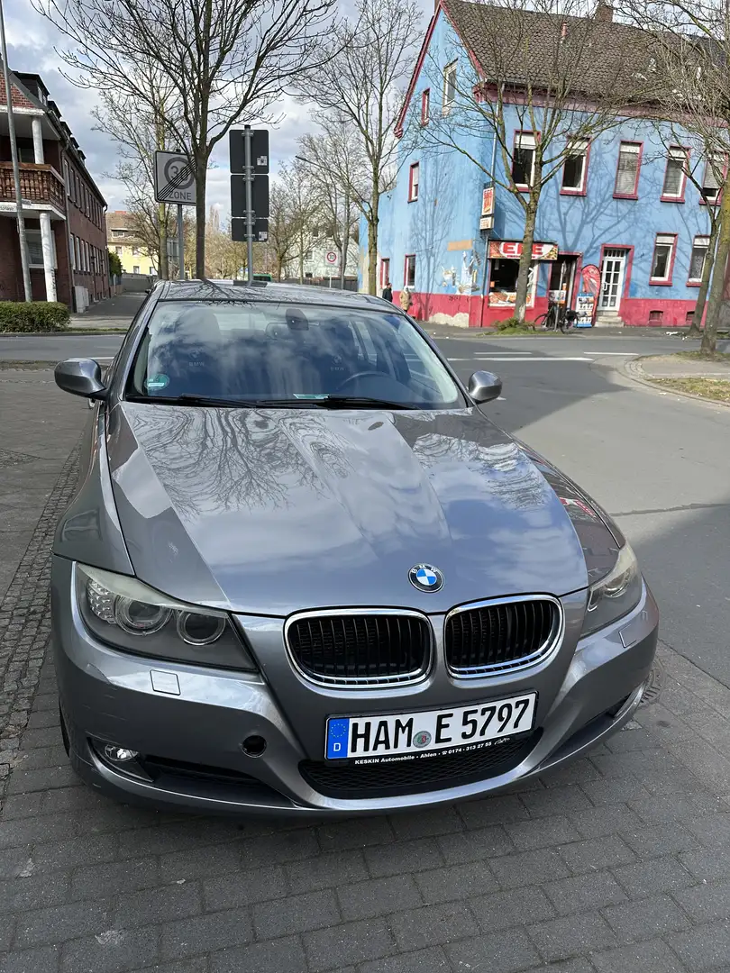 BMW 320 320i - 2