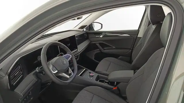 Volkswagen Tiguan view 9