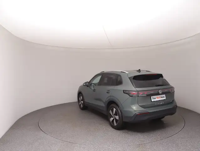Volkswagen Tiguan view 6