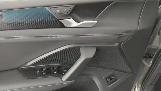 Volkswagen Tiguan view 10