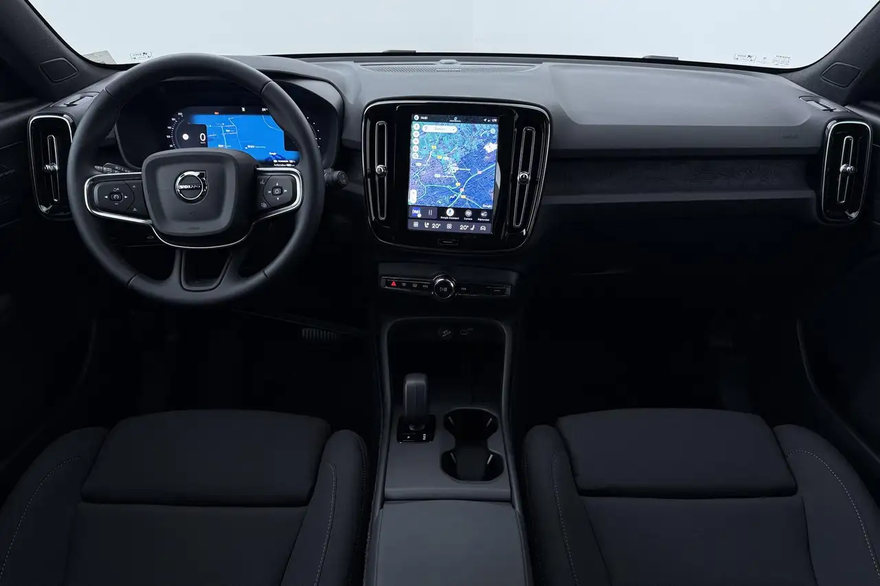 Volvo EX40 2026