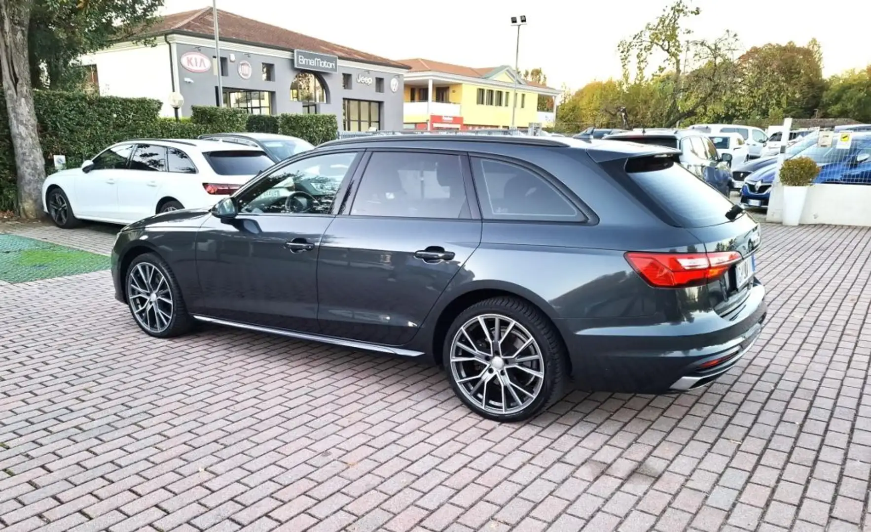 Audi A4 Avant 35 TDI/163 CV S-tronic 19"/ACC/BlackPack Gris - 2